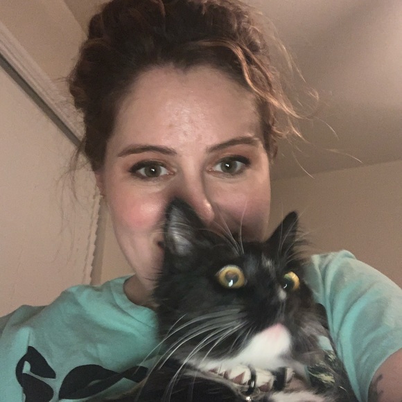 Meet your Posher, Kelsey - Picture 2 of 2